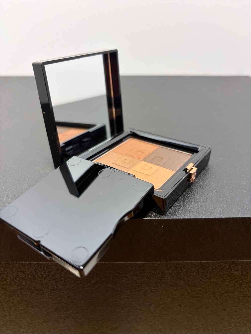 Givenchy Quad bronzer Palette in 004 velours bronze with brush